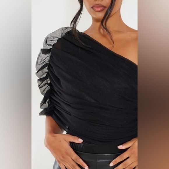 NWT PrettyLittleThing Black Sheer Ruffle One Shoulder Bodysuit sz 2 - Picture 4 of 13